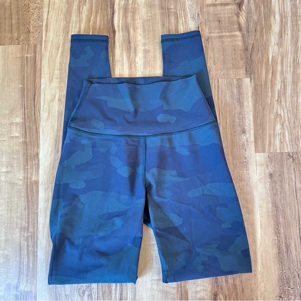 Alo High-Waist Camo Vapor Leggings - Picture 3 of 5